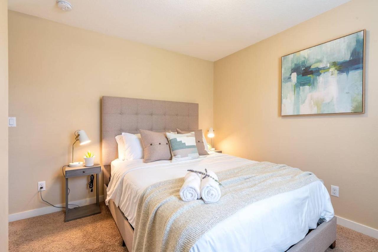 Modern Home, Four Bedrooms, King Beds Tigard Eksteriør bilde