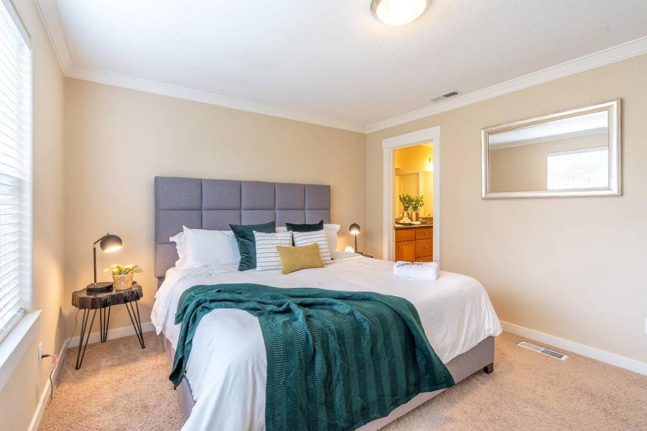 Modern Home, Four Bedrooms, King Beds Tigard Eksteriør bilde
