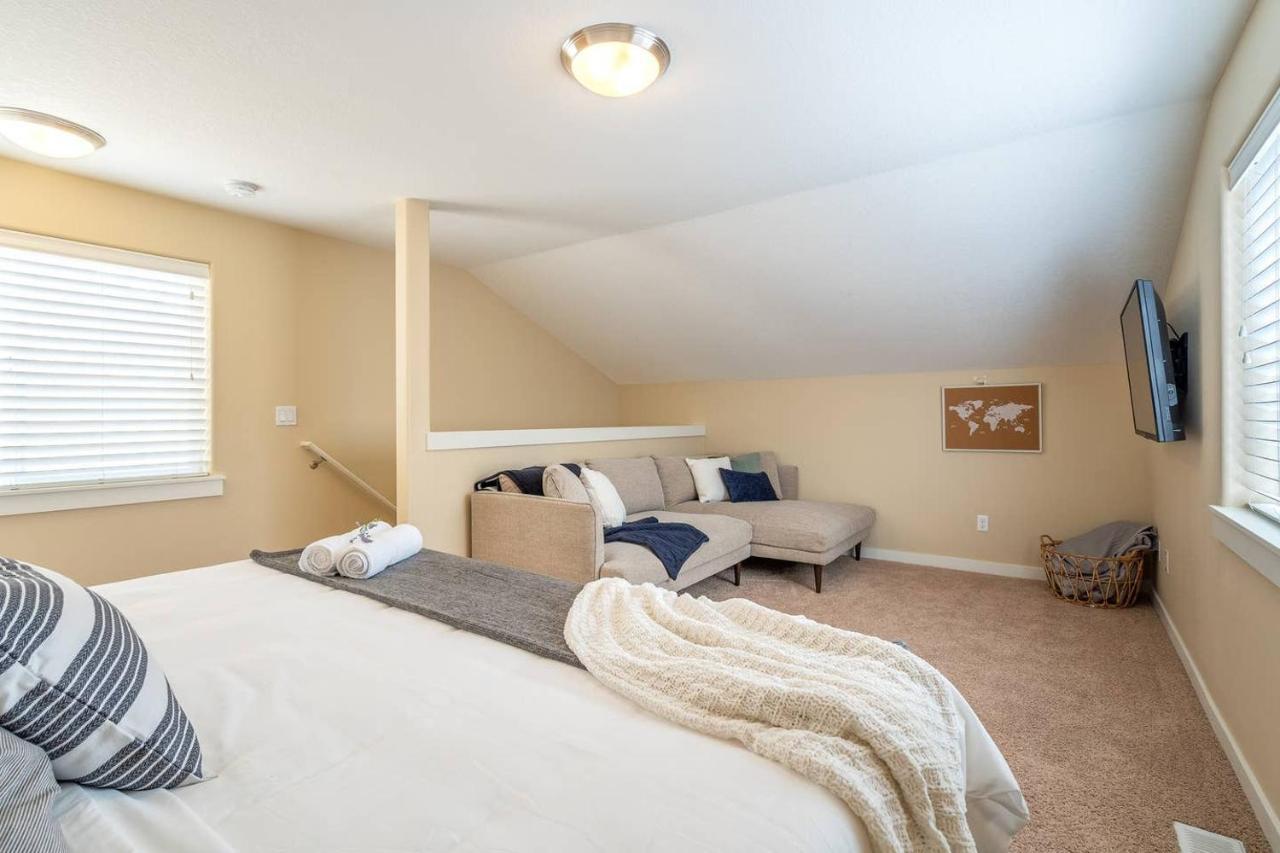 Modern Home, Four Bedrooms, King Beds Tigard Eksteriør bilde